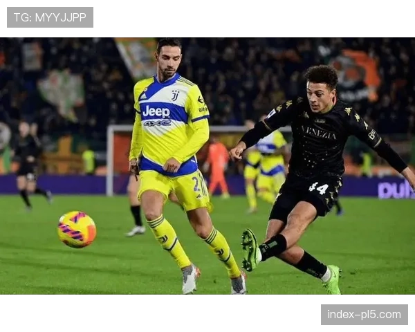 帕丘卡四连胜领跑积分榜 攻防数据均衡