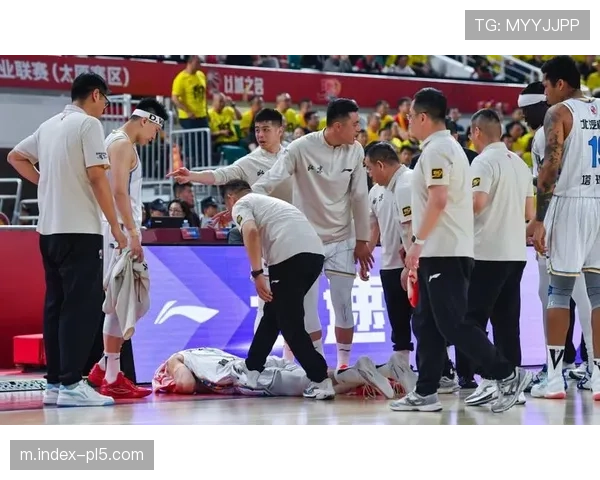 外籍裁判对违体犯规理解差异 京晋半决赛曾凡博受伤事件复盘